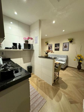 Ótimo apartamento na Gloria Av A S 232 ap304
